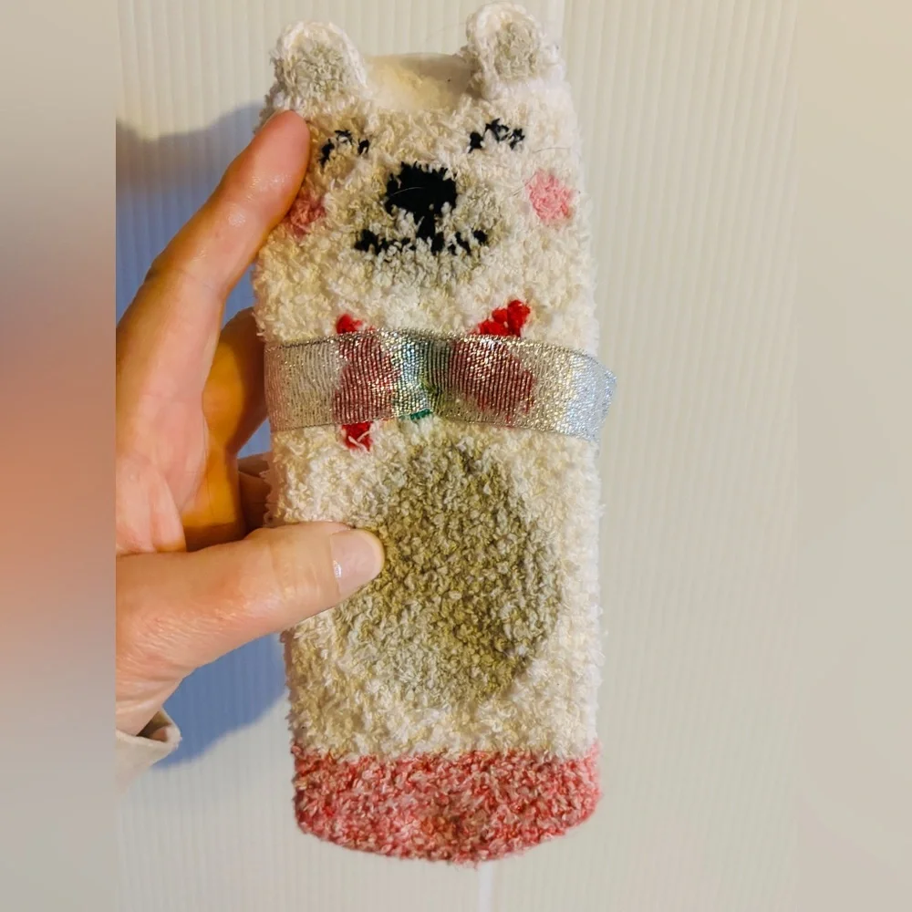 “Cozy Holiday Slipper Socks – NWT – Size 4–10”